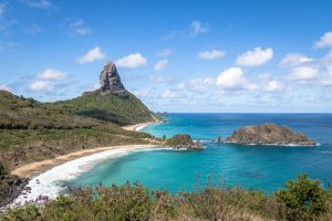 Descubra os melhores destinos para curtir férias no Brasil.